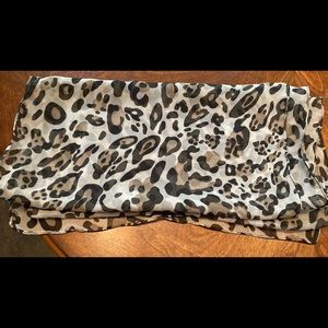 🧣💄Sheer Animal Print Scarf 🧣 👜